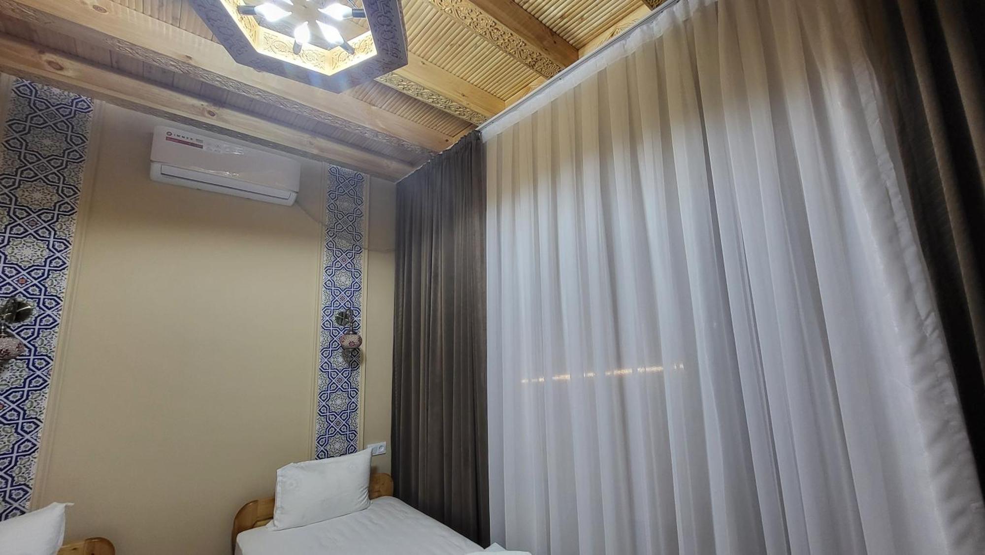 Ulli Oy Boutique Hotel & Terrace Khiva Bagian luar foto